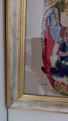 Ödemiş İpeği Üzerine El Boyaması Saray Sahnesi – Melek Figürlü Oryantal Kompozisyon (55×80 cm)