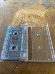 AYLİN LİVANELİ - BANA MÜSADE - KASET