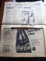 Halka ve Olaylara Tercüman Gazetesi - Turkish Newspaper - 21 Kasım 1969 - Brejnev'le görüşen Cevdet Sunay bugün yurda dönüyor - ateşleme ve 2 astronot Ay'dan ayrıldı dönüyorlar - 11 idamlığın dosyası mecliste - Süleyman Demirel bütçe iktisadi istikrar ve iktisadi gelişme bütçesidir dedi Fotoğrafı - Ziraat Bankası 106 yaşında - Sanat enstitüsü öğrencilerinin direnişi gittikçe büyüyor - Ziraat fakültesi öğrencileri ön seçim için boykota başladı - Paşabahçe Cam mamüllerine yüzde 10 20 zam yapıldı - sözün kısası yazan Rauf Tamer - Ankara İzmir İstanbul radyo programı - Coca Cola - bu gözler neler gördü yazan Refi Cevad Ulunay - haklı bu çocuklar yazan Tarık Buğra - Futbol federasyonu başkanı Orhan Şeref Apak suçlular ağır ceza alacak dedi - Galatasaray'ın Spartak kozu Yılmaz - Hakkı Yeten maçtan sonra ağladı - Pele 1000. Golünü penaltıdan attı Fotoğrafı - hakem Macit Sarıdanaya yapılan saldırı hakemler arasında büyük üzüntüye yol açtı - Denizlispor'da yardım kampanyası - Beşiktaş Altay