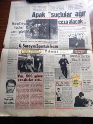 Halka ve Olaylara Tercüman Gazetesi - Turkish Newspaper - 21 Kasım 1969 - Brejnev'le görüşen Cevdet Sunay bugün yurda dönüyor - ateşleme ve 2 astronot Ay'dan ayrıldı dönüyorlar - 11 idamlığın dosyası mecliste - Süleyman Demirel bütçe iktisadi istikrar ve iktisadi gelişme bütçesidir dedi Fotoğrafı - Ziraat Bankası 106 yaşında - Sanat enstitüsü öğrencilerinin direnişi gittikçe büyüyor - Ziraat fakültesi öğrencileri ön seçim için boykota başladı - Paşabahçe Cam mamüllerine yüzde 10 20 zam yapıldı - sözün kısası yazan Rauf Tamer - Ankara İzmir İstanbul radyo programı - Coca Cola - bu gözler neler gördü yazan Refi Cevad Ulunay - haklı bu çocuklar yazan Tarık Buğra - Futbol federasyonu başkanı Orhan Şeref Apak suçlular ağır ceza alacak dedi - Galatasaray'ın Spartak kozu Yılmaz - Hakkı Yeten maçtan sonra ağladı - Pele 1000. Golünü penaltıdan attı Fotoğrafı - hakem Macit Sarıdanaya yapılan saldırı hakemler arasında büyük üzüntüye yol açtı - Denizlispor'da yardım kampanyası - Beşiktaş Altay