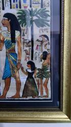 Doğal Papirüs Üzerine El Boyaması Antik Mısır Aile Sahnesi – Çerçeveli Özgün Eser