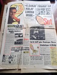 Halka ve Olaylara Tercüman Gazetesi - Turkish Newspaper - 8 Kasım 1969 - yeni hükümet programı millet meclisi ve senato'da okundu - eski Demokrat Partililerin siyasi af için tek temennileri memleket için hayırlı olsun - komandolar Ege Üniversitesi'nde kantini bastı - Gültepe Zafer ilkokulu öğrencileri okulları için vilayet yürüdüler Fotoğrafı - Diyanet işleri Başkanı Lütfi Doğan müftülere Ramazan'da halkı aydınlatınız dedi - eski Demokrat Partililerin seçilebilmeleri için partiler ve seçim kanunu değişecek - Tat domates suyu - sözün kısası yazan Rauf Tamer - Ankara İstanbul İzmir Radyosu programı - Ebu Hanife yazanlar Lütfü Akdoğan ve Ali Rıza Alp - Bu gözler neler gördü yazan Refi Cevad Ulunay -  Battal Gazi'nin oğlu kanlı takip yazan Murat Sertoğlu Yazı Dizisi - Akbank'ın İzmir ve Salihli'deki yeni binaları hizmete girdi - Galatasaray Trnava'da kolay lokma değil - Veliefendi'de at ve talih yan yana yazan Aydın Bakanoğlu - Fenerbahçe'de bir türlü bulunamayan dinamit şut - İonescu