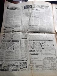 Halka ve Olaylara Tercüman Gazetesi - Turkish Newspaper - 27 Ekim 1969 - Süleyman Demirel'in tercüman gazetesine özel beyanatı Fotoğrafı - müstakil oylar da Adalet Partisinden kopmuştur - Adalet Partisi 256 CHP 143 milletvekili çıkardı - Köln güreş şampiyonu Pehlivan Ali Kaya Fotoğrafı - Diyanet işleri Başkanı Lütfi Doğan Berat kandili için konuştu - Metal İş kongresi yapıldı - Ebu Hanife yazanlar Lütfü Akdoğan ve Ali Rıza Alp Yazı Dizisi - günü gününe altın piyasası - Ankara İstanbul İzmir radyo programı - Meydan Larousse - Battal Gazi'nin oğlu kanlı takip yazan Murat Sertoğlu Yazı Dizisi - Fenerbahçe Eskişehirspor karşısında Galip - Ankaragücü lider Galatasaray'ı 2-0 mağlup etti fotoğraf - Cemil Turan'ın şahane oyunu ile İstanbulspor Bursaspor'u yendi Fotoğrafı - Adana 3 Trabzon 1 - Spor Toto neticeleri - Demir Çelik'te uyuşmazlık sona erdi - Köln'de Türk fedailer yazan Refik Sönmezsoy - sovyetlerin Amerikayı bir uyarması yazan Şükrü Baban - İşadamı Nesim Hason okul yaptırdı Fotoğraf
