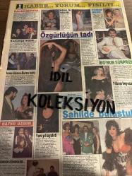 HAFTA SONU DERGİ - GAZETESİ EKSTRA EKİ DOĞUM GÜNÜ HEDİYESİ (TURKİSH -MAGAZINE - NEWSPAPER) - TAM TAKIM 8 SAYFADIR -  28 ARALIK 1990 - Sayı: 52  - Zerrin Özer-Alper Önal-Nazan Şoray-Erşan Başbuğ-Bedrettin Dalan-Nur Ertürk-Meral Zeren-Indiana Jons-İbrahim Tatlıses-Nilüfer Öz-Perihan Savaş-Yılmaz Zafer-İlhan İrem-Müjdat Gezen-Cenk Koray-Coşkun Sabah-Sinan Özen-Nükhet Duru-Oya Aydoğan-Bülent Serttaş-Nesli Özsoy-Leyla Adalı-Füsun Önal-Zuhal Olcay-Vedat Sakman-Amalia Rodriguez-Wendell Holmes-Serhat Çiftdal-Tamer Turna-Aykut Sabak-Haydar Tacettin-Emre Özgen-Fethi Taner-Sedat Örsel-Aydan Şener-Tolga Savacı-Suna Pekuysal-Nisa Serezli-Nezih Tuncay-Derya Kurtuluş-İlhan Daner-Ömer Korkmaz-Ali Yalaz-Baykal Kent-Ömer Korkmaz-Ali Hürol-Sezai Aydın-Anton Çehov-İlknur Bozkurt-Maide Erçelebi-Tarık Akan-Kadir İnanır-Ayşe Karasu-Özlem Selanik-Ece Günday-Esra İnal-İsmet Oğuz-Gülşah Karaalp-Arto Dalga-Sibel Yelkenci-Hayrettin Batur