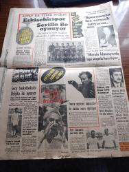 Halka ve Olaylara Tercüman Gazetesi - Turkish Newspaper - 6 Ağustos 1970 - Salihli mitinginde çatışma oldu - köylüleri kışkırtan 17 üniversitenin nezarette - Cumhurbaşkanı Cevdet Sunay  Başbakan Süleyman Demirel ile 4 saat görüştü - Başbakan Süleyman Demirel 50 yataklı hastanenin temelini atmak üzere Gediz'e gidiyor - orta dereceli okullarda sınıfta kalmak yok - ODTÜ için meclis araştırması istendi - Milli Eğitim Bakanı Orhan Oğuz - Büyükelçi Komer'in arabası yakılıyor 6 Ocak 1969 - okuyucu mektupları üzerine yazan Halit Fahri Ozansoy - En kolayı düşman olmak yazan Tarık Buğra - Ankara İstanbul İzmir Radyosu programı - İstanbul meyhaneleri yazan Reşat Ekrem Koçu Yazı Dizisi - 3. Türkiye ligi ilk devre fikstürü - Hanımları aşıkhane sözlerle uyandıran bir saat yapıldı - Fenerbahçe'nin yeni antrenörü Constantin Teasca söylüyor futbolcular iki dakika sonra öğreniyor - fuar şehirleri kupası'nda Eskişehirspor Sevilla ile oynuyor - Galatasaray voleybol davasını kazandı - Erol Tarhan