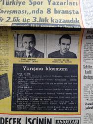 Halka ve Olaylara Tercüman Gazetesi - Turkish Newspaper - 27 Mart 1969 - Pakistan'da idareyi devralan Yahya Han ordunun siyasi ihtirası yoktur dedi - Türkiye Spor yazarları yarışmasında 8 branşta 5 Birincilik bir 2.lik ve üç 3.lük kazandık - İslam Çupi müsabaka yazısı kolunda Necmi Tanyolaç fıkra kolunda birincilik kazanmıştır Fotoğrafı - Almanya'ya gidecek işçinin parasını işyeri ödeyecek - Malatya milletvekili Hamido Celal Bayar'ın yolundayım dedi - DEVA 100 milyon sermayeli DEVSAN şirketini kurdu - Opera binasının açılışına doğru operacıların kaprisi yazan Halit Fahri Ozansoy - Parti liderleri ile karikatürlü röportaj konuşan ve çizen Semih Balcıoğlu - at arabaları ile yürüyüş yapıldı - Romanya devlet başkanı Nicolae Ceausescu İstanbul'da - Galatasaray 2 Eskişehirspor 1 - Türkiye kupası'ndan bir kodaman daha düştü - Cemal Kamacı bu akşam Duranti karşısında Fotoğrafı - Bursaspor Feriköy'ü zorlukla eleyebildi Fotoğrafı - Toto 1 milyar 341 bin lira gelir elde etti - Sanlı Sarıalioğlu