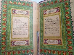 LOT.10 » Hasan Rıza Hattı KUR'AN-I KERİM. İlk renkli baskı. 623 sayfa. 14x20 cm.