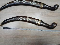 3 LÜ AHŞAP ÜZERİNE SEDEF GİYDİRME, KINI PİRİNÇ UÇLU VE PİRİNÇ KİLİTLEMELİ, İÇ AKSAM ALÜMİNYUM.