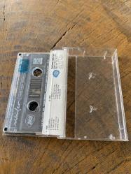 NİLÜFER - YİNE YENİ YENİDEN - KASET