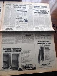 Halka ve Olaylara Tercüman Gazetesi - Turkish Newspaper - 21 Eylül 1983 - 1683 milletvekili adayı hakkında MGK incelemesinin sonuçları bugün açıklanıyor - tüneldeki izdihamda çok sayıda Hacı vefat etti - Mina'da ezilen Hacılar arasında Türkler de var - ABD Kuvvetleri Lübnan ordusunun yanında çarpışmalara katıldı - Kıbrıs Rum yönetimi Dışişleri Bakanı Rolandis ani olarak istifa etti - Başbakan Bülent Ulusu ile Türk İş Başkanı Şevket Yılmaz ek zam için görüşecek - Türk komandoları ASALA kampını bastı - Parti liderleri basın hürriyetini savunacağız dediler - Milli Eğitim eski bakanlarından Orhan Cemal Fersoy İstanbul'da toprağa verilecek - Sözün kısası yazan Rauf Tamer - Cumhurbaşkanı Kenan Evren kurban bayramının ilk günü kimsesiz çocuk ve yaşlılara ziyaret etti fotoğraf - Türkiye'nin ilk fermuarlı yatakları Fotoğrafı - 12 Eylül düşmanlarının utanmaz oyunları yazan Ergun Göze - MDP Genel Başkanı Turgut Subaşı ve kurucularına 130 bin mektup 29 bin telgraf geldi - TRT radyo programı