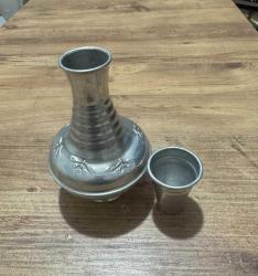 Nostaljik İşlemeli Alüminyum Mini Sürahi ve Bardak. Sürahi boy 15 cm Bardak boy 6 cm