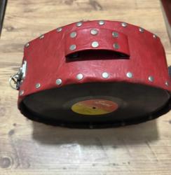 Retro Tasarım Tutma saplı zincirli Kırmızı Deri Plak Çantası Çapı 30 cm