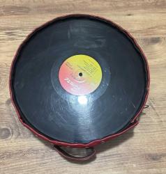 Retro Tasarım Tutma saplı zincirli Kırmızı Deri Plak Çantası Çapı 30 cm