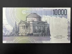 İtalya 10000 Liret 1984. Çil Altı. 10.000. 2 minik iğne deliği var.