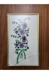 21x34 Çerçevesinde Etamin Duvar Panosu. Kumaş üzeri el ișleme. Orijinal