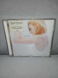 Cd Madonna something to remember albümü. Orijinal. Dinlemeyi etkilemeyen çizikler var sorunsuz çalışıyor. kartonet temiz. koleksiyonluk