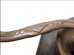 KAHVE DEĞİRMENİ, OSMANLI DÖNEMİ AHŞAP KAHVE DEĞİRMENİ  1900'LERDEN, AVRUPA YAPIMI, AHŞAP KASALI,  KÖŞELERİ KIRLANGIÇ GEÇME NADİR FORMDA VE YÜKSEK KONDİSYONDA KAHVE DEĞİRMENİ YÜKSEKLİK: 26,5 CM GENİŞLİK X DERİNLİK: 15,5 X 15,5 CM