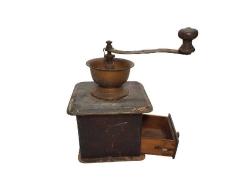 KAHVE DEĞİRMENİ, OSMANLI DÖNEMİ AHŞAP KAHVE DEĞİRMENİ  1900'LERDEN, AVRUPA YAPIMI, AHŞAP KASALI,  KÖŞELERİ KIRLANGIÇ GEÇME NADİR FORMDA VE YÜKSEK KONDİSYONDA KAHVE DEĞİRMENİ YÜKSEKLİK: 26,5 CM GENİŞLİK X DERİNLİK: 15,5 X 15,5 CM