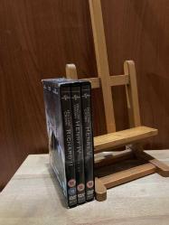 The Hollow Crown: Richard II + Henry IV Parts I & II + Henry V * Ben Whishaw * Jeremy Irons * Tom Hiddleston (William Shakespeare)