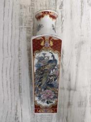 ANTİKA JAPON PORSELEN VAZO ÖLÇÜLERİ 20CM 6CM 5CM ÇOK İNCE BİR YAPISI VARDIR DÖNEMİNİN YILDZLARINDAN