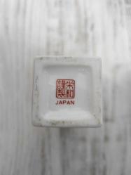 ANTİKA JAPON PORSELEN VAZO ÖLÇÜLERİ 20CM 6CM 5CM ÇOK İNCE BİR YAPISI VARDIR DÖNEMİNİN YILDZLARINDAN