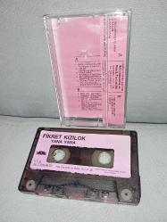 Kaset Fikret Kızılok yana yana albümü. Orijinal 1989 Ada Müzik Kağıt Baskı. Kartonet birbirine yapışık kaset sorunsuz çalışıyor