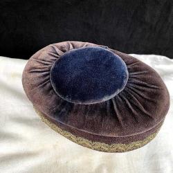 Nostaljik Pirinç Ayaklı Kadife Mücevher Kutusu