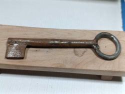 M11----EL YAPIMI TAMAMLANMAMIŞ DEMİR ANAHTAR