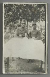 18 AĞUSTOS 1934 BİRİ MADALYALI İKİ SUBAYIN BAHÇEDEKİ HATIRA FOTOĞRAFI...