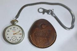 SERKİSOF MARKA T.C.D.D. TRENLİ KURMALI KÖSTEKLİ CEP SAATİ FAAL ÇALIŞIR DURUMDA ( DERİ TAŞIMA KILIFI HEDİYE )