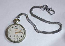 SERKİSOF MARKA T.C.D.D. TRENLİ KURMALI KÖSTEKLİ CEP SAATİ FAAL ÇALIŞIR DURUMDA ( DERİ TAŞIMA KILIFI HEDİYE )