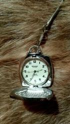 Gümüş OMAX Kabe Detaylı Köstekli Saat Kusursuz Durumda