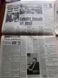 Halka ve Olaylara Tercüman Gazetesi - Turkish Newspaper - 15 Aralık 1986 - Süleyman Demirel Tercümana açıkladı yasakta ısrar husumet ilanıdır dedi - ilk defa ay yıldızlı formayı giyen Naim Süleymanoğlu Anıtkabir'de şampiyonluk sözü verdi Fotoğrafı - Hüsamettin Cindoruk'tan Turgut Özal'a Yeni isim pişkin - din ve ilericilik yazan Nazlı Ilıcak - yarından korkan gençlik yazan Cemal Aydın yazı dizisi - Lee Cooper yılda 21 milyon satıyor - Said Nursi Fatih türbesinde dua ederken fotoğraf - Naim Süleymanoğlu Kenan Evren'in elini öptü Fotoğrafı - Vural Arıkan Turgut Özal'a meclisi terk ettirdi - İnci sinemasındaki toplantıya katılan Mehmet Ali Aybar Doğu Perinçek ve Yalçın Küçük de toplantıda konuştu Fotoğrafı - CHP'lilerin bildirisinden Bülent Ecevit'e eleştiri çıktı - Metin Dilli sordu Zeki Müren cevapladı - televizyonda bugün - voleybol Avrupa şampiyon kulüpler kupası'nda Eczacıbaşı yarı finalde - Galatasaray deplasmanda Kocaelispor'u yendi - Uğur Tütüneker - Selçuk Yula fotoğraf