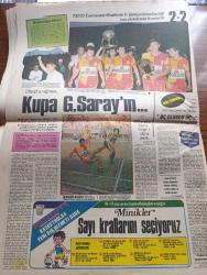 Hürriyet Gazetesi - Turkish Newspaper - 13 Ağustos 1981 - Eylül'de de denize girilebilecek - Avrupa'yı sel götürüyor Fotoğrafı - Adana sıkıyönetim komutanlığı'nın bildirisi buğdayı fazla olan bildirimde bulunacak - Nükhet Duru ve Sezen Aksu saz mı caz mı müzikalinde buluştu Fotoğrafı - Gümrük ve Tekel eski bakanı Tuncay Mataracı'ya 17 takım elbise diktim parasını alamadım - 14 idamlı TDKP davası bugün karara bağlanıyor - Münih olimpiyat baskınının planlayıcısı olarak bilinen Ebu Davut beş kurşun yedi ölmedi Fotoğrafı - Heidi'nin yaratıcısı Lazare Wechsler öldü - kültür bakanı Cihad Baban eski eserleri korumak milli görevdir dedi - Sevim Tuna son gala Taşlık Şale'de - Gönül Yazar İbrahim Tatlıses Zerrin Egeliler ve Nazan Şoray Yenikapı gar gazinosu'nda - Emel Sayın Caddebostan maksim'de - at yarışları sonuçları - bu mu 150 milyonluk Fenerbahçe - seyrettiğim dünkü Galatasaray yazan Eşfak Aykaç - ofsayta rağmen TSYD Kupası Galatasaray'ın fotoğrafı - Galatasaray antrenörü Birch