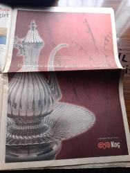 Hürriyet Osmanlı Gazetesi - Turkish Newspaper - 18 Ekim 1999 - 700 yıllık uzun yürüyüş yazan Murat Bardakçı - Üçüncü Roma imparatorluğu yazan İlber Ortaylı - bürokrasi kapısı Malazgirt yazan Erhan Afyoncu - Osmanlı'da sanayi sabunla başladı  yazan Gülden Sarıyıldız - Teşvikiyeyi teşvik etmişlerdi yazan Burak Çetintaş - Osmanlı Gazetesi Mimar Sinan'ın hamamına sponsor - ilk paparazzi minyatürcüler  yazan Günay Kut - Osmanlı'da feminist yayınlar yazan Zehra Toska - bir hanedanın dramı yazan Murat Bardakçı - mantıdan hamburgere yazan Turgut Kut - İstanbul'un ilk Işıkarası yazan Ekmeleddin İhsanoğlu - Padişah Best Seller'ları yazan Filiz Çağman - batılılaşma iflas getirdi yazan Ali Akyıldız - şiir gibi sözlükler yazan Günay Kut - 19. Yüzyıl gümüş leğen ibrik Sadberk Hanım müzesi koç - Sümerbank - Osmanlı'nın başkentleri - sarayın lojman mahallesi - cüzdandaki banknotun tarihi - Vakko dekor - şair Nigar - mektepli kadının dergisi mektepli Fotoğrafı - sarayda toplu sünnetler - Sakıp Sabancı