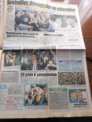 Hürriyet Gazetesi - Turkish Newspaper - 30 Mayıs 1988 - MİT operasyonunda varan 5 Atilla Aytek de tırpanlandı Fotoğrafı - Türkiye'de aranan Alaattin Çakıcı'yı İsviçre'de bulduk - Alaattin Çakıcı Uğur Dündar'a Oral Çelik olayından söz etti Fotoğrafı - İstanbul'un fethi gününde çağdışı çarşaflı kadınlar  Fotoğrafı - Kıbrıs Ermeniler ve Kafkasya konularında tedirginiz - Kaddafi'den Hafize Özal'a Fatiha - Galatasaray şampiyonluk coşkusunu taraftarıyla kutladı - Gümülcine yine karıştı iki camiye bomba - Diyarbakır Atatürk stadı'nda konser veren İbrahim Tatlıses'e teneke kutu atıldı Fotoğrafı - geceyi bekleyen ışıklar röportaj Leyla İsmier - Herkes SSK'yı talan ediyor - bayan Semra Özal'ı Rüştü Saraçoğlu uçurdu - genelevde AIDS kol geziyor - Yaşar Holding'le Mayasan Pınar markası yüzünden kapıştı - tekvandoda hem erkeklerde hem kızlarda Avrupa şampiyonu olduk Fotoğrafı - Malatyaspor 5 Beşiktaş 3 - Galatasaray'ın şampiyonluk kupası'nda şampanya Fotoğrafı - Galatasaray 29 yılda 8 şampiyonluk