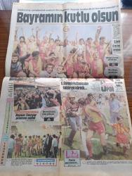 Hürriyet Gazetesi - Turkish Newspaper - 30 Mayıs 1988 - MİT operasyonunda varan 5 Atilla Aytek de tırpanlandı Fotoğrafı - Türkiye'de aranan Alaattin Çakıcı'yı İsviçre'de bulduk - Alaattin Çakıcı Uğur Dündar'a Oral Çelik olayından söz etti Fotoğrafı - İstanbul'un fethi gününde çağdışı çarşaflı kadınlar  Fotoğrafı - Kıbrıs Ermeniler ve Kafkasya konularında tedirginiz - Kaddafi'den Hafize Özal'a Fatiha - Galatasaray şampiyonluk coşkusunu taraftarıyla kutladı - Gümülcine yine karıştı iki camiye bomba - Diyarbakır Atatürk stadı'nda konser veren İbrahim Tatlıses'e teneke kutu atıldı Fotoğrafı - geceyi bekleyen ışıklar röportaj Leyla İsmier - Herkes SSK'yı talan ediyor - bayan Semra Özal'ı Rüştü Saraçoğlu uçurdu - genelevde AIDS kol geziyor - Yaşar Holding'le Mayasan Pınar markası yüzünden kapıştı - tekvandoda hem erkeklerde hem kızlarda Avrupa şampiyonu olduk Fotoğrafı - Malatyaspor 5 Beşiktaş 3 - Galatasaray'ın şampiyonluk kupası'nda şampanya Fotoğrafı - Galatasaray 29 yılda 8 şampiyonluk