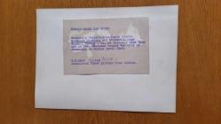 BİRLEŞİK KRALLIK ESKİ BAŞBAKANI MARGARET THATCHER'IN ORİJİNAL HABER AJANSI BASIM FOTOĞRAFI - ORIGINAL NEWS AGENCY PHOTO  OF FORMER UNITED KINGDOM PRIME MINISTER MARGARET THATCHER - 20 x 15 cm EBADINDA - MARGARET THATCHER VE EV HANIMI MARY WASTELL, BAYAN THATCHER'IN 23 NİSAN PAZARTESİ GÜNÜ NEWCASTLE ŞEHRİNİ ZİYARET ETTİĞİ SIRADA KARŞILAŞTIKLARINDA HARARETLİ BİR TARTIŞMA YAŞADILAR. - İNGİLTERE SİYASİ TARİHİ - MARGARET THATCHER AND HOUSEWIFE MARY WASTELL HAVING A HEATED  EXCHANGE WHEN THEY MET AS MRS. THATCHER TOURED THE CITY OF NEWCASTLE ON MONDAY APRIL 23RD.