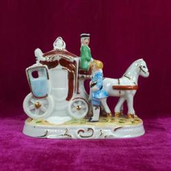 VINTAGE AVRUPA KUPA AT ARABASI EL BOYAMA PORSELEN BİBLO , HÂLİYLE