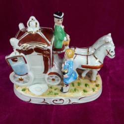 VINTAGE AVRUPA KUPA AT ARABASI EL BOYAMA PORSELEN BİBLO , HÂLİYLE