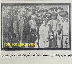 Osmanlıca Karagöz Mizah Dergisi-Gazetesi, Orijinal Dönem Basım, (Ottoman Magazine-Newspaper-Journal Illustré Cara-Gueuz) - 27 Nisan 1927 - Sayı: 1994 - Karikatür: Bütün Devletler Silah Fabrikalarını Yağma Edercesine Silahlanıyorlar! 