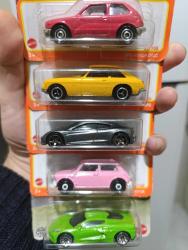 Matchbox mini metal model araba set. Corvette . 71 MGB GT coupe. 76 Honda. 64 Austin. Tesla. Koleksiyon nostalji tasarım dekor hediye vintage retro aksesuar reklam promosyon hobi minyatür diorama