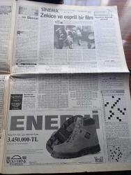 Milliyet Gazetesi - Turkish Newspaper - 10 Kasım 1995 - Atatürk ve politika yazan Altan Öymen Başmakale - Kasım 1938 bugün gibi fotoğraf - Atatürk'ü ölüm yıldönümünde anıyoruz - Ata'ya mektuplar - Zübeyde hanım'dan oğluna rica - şair Atatürk - akşam gazetesi sahibi Mehmet Ali Ilıcak'ın korumaları gazetecilere saldırdı Fotoğrafı - Arif Sağ madımak katliamında yanan sazı için İçişleri Bakanlığına açtığı davayı kazandı fotoğraf - beyefendinin terzisi olarak bilinen Mehmet Tek Süleyman Demirel'i giydirirken Fotoğrafı - kumkapı cinayeti - Tansu Çiller Bayram Meral'i istemiyor - sinema yazan Alin Taşcıyan - Abdülcanbaz çizen Turhan Selçuk - Aziz Nesin Toros canavarı Levent Kırca Oya Başar tiyatrosu - babam ve arkadaşım Rıfat Ilgaz yazan Aydın Ilgaz Yazı Dizisi - sinema sanatçısı Yılmaz Zafer vefat etti Savaş yarım kaldı fotoğraf - Galatasaray'da KKTC öfkesi - Beşiktaş'ta defansa özel program - Trabzonspor'da kongre sesleri - Ankara Fenerbahçeliler Derneğinin gecesine Ali Şen katıldı Fotoğraf