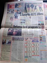Milliyet Gazetesi - Turkish Newspaper - 10 Kasım 1995 - Atatürk ve politika yazan Altan Öymen Başmakale - Kasım 1938 bugün gibi fotoğraf - Atatürk'ü ölüm yıldönümünde anıyoruz - Ata'ya mektuplar - Zübeyde hanım'dan oğluna rica - şair Atatürk - akşam gazetesi sahibi Mehmet Ali Ilıcak'ın korumaları gazetecilere saldırdı Fotoğrafı - Arif Sağ madımak katliamında yanan sazı için İçişleri Bakanlığına açtığı davayı kazandı fotoğraf - beyefendinin terzisi olarak bilinen Mehmet Tek Süleyman Demirel'i giydirirken Fotoğrafı - kumkapı cinayeti - Tansu Çiller Bayram Meral'i istemiyor - sinema yazan Alin Taşcıyan - Abdülcanbaz çizen Turhan Selçuk - Aziz Nesin Toros canavarı Levent Kırca Oya Başar tiyatrosu - babam ve arkadaşım Rıfat Ilgaz yazan Aydın Ilgaz Yazı Dizisi - sinema sanatçısı Yılmaz Zafer vefat etti Savaş yarım kaldı fotoğraf - Galatasaray'da KKTC öfkesi - Beşiktaş'ta defansa özel program - Trabzonspor'da kongre sesleri - Ankara Fenerbahçeliler Derneğinin gecesine Ali Şen katıldı Fotoğraf