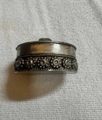 Osmanlı dönemi Telkâri gümüş Enfiye Kutusu Vintage tamamen Gümüş Mücevher Kutusu Keçe Kaplamalı Yarı Değerli Taşlar Oval Süslü