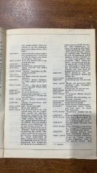ÇAĞDAŞ ELEŞTİRİ, EDEBİYAT, SANAT, SORUNLAR VE KURAMLAR DERGİSİ -NİSAN 1983  TENNESSEE WILLIAMS - TAHŞİN YÜCEL - BİLGE KARASU - FATİH ÖZGÜVEN - NİLÜFER KURUYAZICI - TOMRİS UYAR - NEBİLE DİREKÇİGİL - SABRİ ALTINEL - SEZER TANSUĞ - FATMA AKERSON - TARIK DURSUN K. - NAMIK KEMAL - EMİN ÖZDEMİR - ROMAN INGARDEN - ULUĞ NUTKU - ERCAN ARIKLI - TANJU GÖKÇÖL - ADNAN BENK - AYDIN YALKUT - CEYDA YAZICIOĞLU - ÖMER BARANİOĞLU - CİHAT SÖYLEMEZ  EZİLMİŞ PETUNYALAR OLAYI - OYUN YAZARI OLARAK TENNESSEE WILLIAMS - ŞİDDET VE CİNSELLİK İLİŞKİLERİ - KARANLIK BİR YALI ÜZERİNE METİN - MADAME BOVARY ÇEVRESİNDE - SENGHOR’UN NEW YORK’U - DİLİN GÜCÜ YOKSA GÖZÜNDE Mİ YOK? (YA DA TERSİ) - “ÖLÜ ALBAYIN KIZLARI” ÜSTÜNE NOTLAR - ALDIM PRÉVERT’İ ÖNÜME… - BELGELER - ANIŞMALAR - TANITMALAR - KAYNAKÇA - SATRANÇ - 66 SAYFA