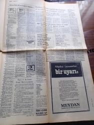 Cumhuriyet Gazetesi - Turkish Newspaper - 26 Temmuz 1976 - Hora'nın tarihsel görevi yazan Orhan Apaydın Başmakale - Atina ve Ankara'nın karşılıklı yumuşak beyanları gerginliği azalttı - Merih'te B ve G harflerine benzer şekiller görüldü - TÖB DER genel kurulunda olaylar çıktı - Rektörler toplantısında  komando saldırıları eleştirildi - MEYÖD Genel sekreteri Serdar Gündoğdu bazı öğretmenler derslerde faşist ve ırkçı propaganda yapıyorlar dedi - Başbakan Süleyman Demirel Bugün Bursa'ya giderek bazı temel atma törenlerinde bulunacak - ihracatçı Yahya Demirel geçen yıl zarar ettiğini bildirerek maliyeye vergi ödemedi - umut ölülerde mi yazan Oktay Akbal - Kaddafi uçak kaçırma ve tedhişçiliğin karşısında olduğunu açıkladı - Abdülcanbaz çizen Turhan Selçuk - Kaya çukuru yazan Melih Cevdet Anday - dünyanın en hızlı yüzen adamı ABD'li Montgomery Fotoğrafı - altın kız Nadia Comaneci ölümle tehdit edildi - Sovyetler Birliği greko romende altınları topladı - Tv'de yine Montreal olimpiyatları