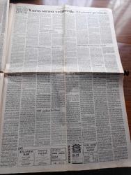 Cumhuriyet Gazetesi - Turkish Newspaper - 29 Temmuz 1989 - Aman doktor yazan Uğur Mumcu Başmakale - Anadolu liseleri ve özel okul sınav birincileri Kayseri ve Uşak'tan - yüksek askeri şura 1 ağustosta toplanıyor - TRT makası insan bir kere doğar ile Varrenes Gecesi filmlerini doğradı - 1 Mayıs davasında 8 tahliye - Dikili Kültür Sanat festivalinden af çağrısı - Mehmet Keçeciler Turgut Özal çekilirse aday olurum dedi - Süleyman Demirel'in İstanbul turu THY'nin yüzde 49'u toplu konutun - TÜSİAD ayrıcalık istiyor - İran'da devri Rafsancani - aydınların yazgısı değişmeyecek mi yazan Behzat Ay - Oral Çalışlar 12 mart'tan 12 eylül'e Mamak'ı yazdı - sanatçı Kayahan Fotoğrafı - Anadolu liseleri ve özel okullar kazananlar tam liste - ne olacağım demeli yazan Mehmed Kemal - Esenyurtlular su istiyor - Çankaya krizleri doktor Hikmet Özdemir'in araştırması - Gülhane'de bugün Zülfü Livaneli konseri - Kadıköy belediyesi Sanat ve Kültür sorumlusu Kamil Kalyoncu Nazım Hikmet'i dinlemeyen çekip gitsin