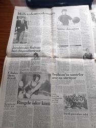 Cumhuriyet Gazetesi - Turkish Newspaper - 29 Temmuz 1989 - Aman doktor yazan Uğur Mumcu Başmakale - Anadolu liseleri ve özel okul sınav birincileri Kayseri ve Uşak'tan - yüksek askeri şura 1 ağustosta toplanıyor - TRT makası insan bir kere doğar ile Varrenes Gecesi filmlerini doğradı - 1 Mayıs davasında 8 tahliye - Dikili Kültür Sanat festivalinden af çağrısı - Mehmet Keçeciler Turgut Özal çekilirse aday olurum dedi - Süleyman Demirel'in İstanbul turu THY'nin yüzde 49'u toplu konutun - TÜSİAD ayrıcalık istiyor - İran'da devri Rafsancani - aydınların yazgısı değişmeyecek mi yazan Behzat Ay - Oral Çalışlar 12 mart'tan 12 eylül'e Mamak'ı yazdı - sanatçı Kayahan Fotoğrafı - Anadolu liseleri ve özel okullar kazananlar tam liste - ne olacağım demeli yazan Mehmed Kemal - Esenyurtlular su istiyor - Çankaya krizleri doktor Hikmet Özdemir'in araştırması - Gülhane'de bugün Zülfü Livaneli konseri - Kadıköy belediyesi Sanat ve Kültür sorumlusu Kamil Kalyoncu Nazım Hikmet'i dinlemeyen çekip gitsin