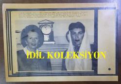 BİRLEŞİK KRALLIK ESKİ BAŞBAKANI MARGARET THATCHER'IN HABER AJANSI BASIM FOTOĞRAFI (KAĞIT BASKI) - NEWS AGENCY PHOTO (PAPER PRINT) OF FORMER UNITED KINGDOM PRIME MINISTER MARGARET THATCHER - 21 x 15 cm EBADINDA - . - İNGİLTERE SİYASİ TARİHİ - MARGARET THATCHER & BENAZIR BHUTTO. 1989